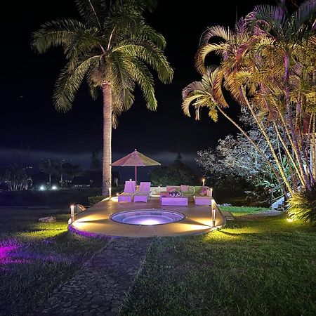 Hotel Maca Lago Calima Esterno foto
