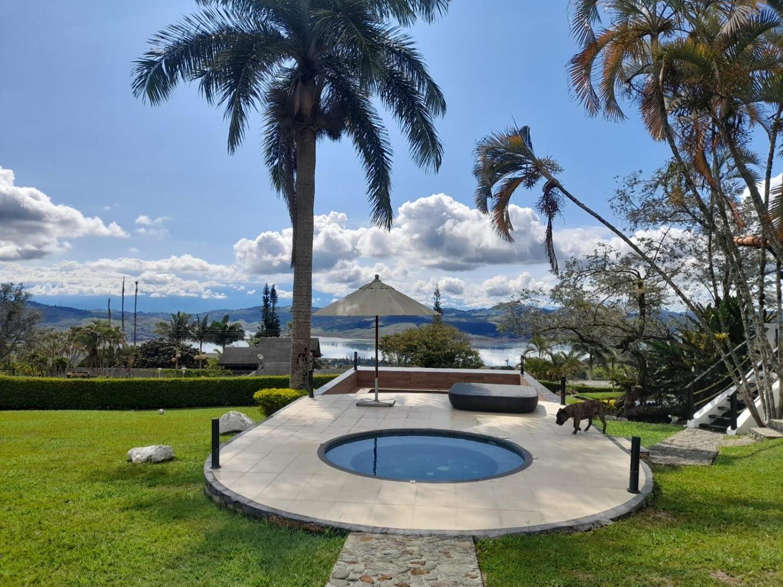 Hotel Maca Lago Calima Esterno foto