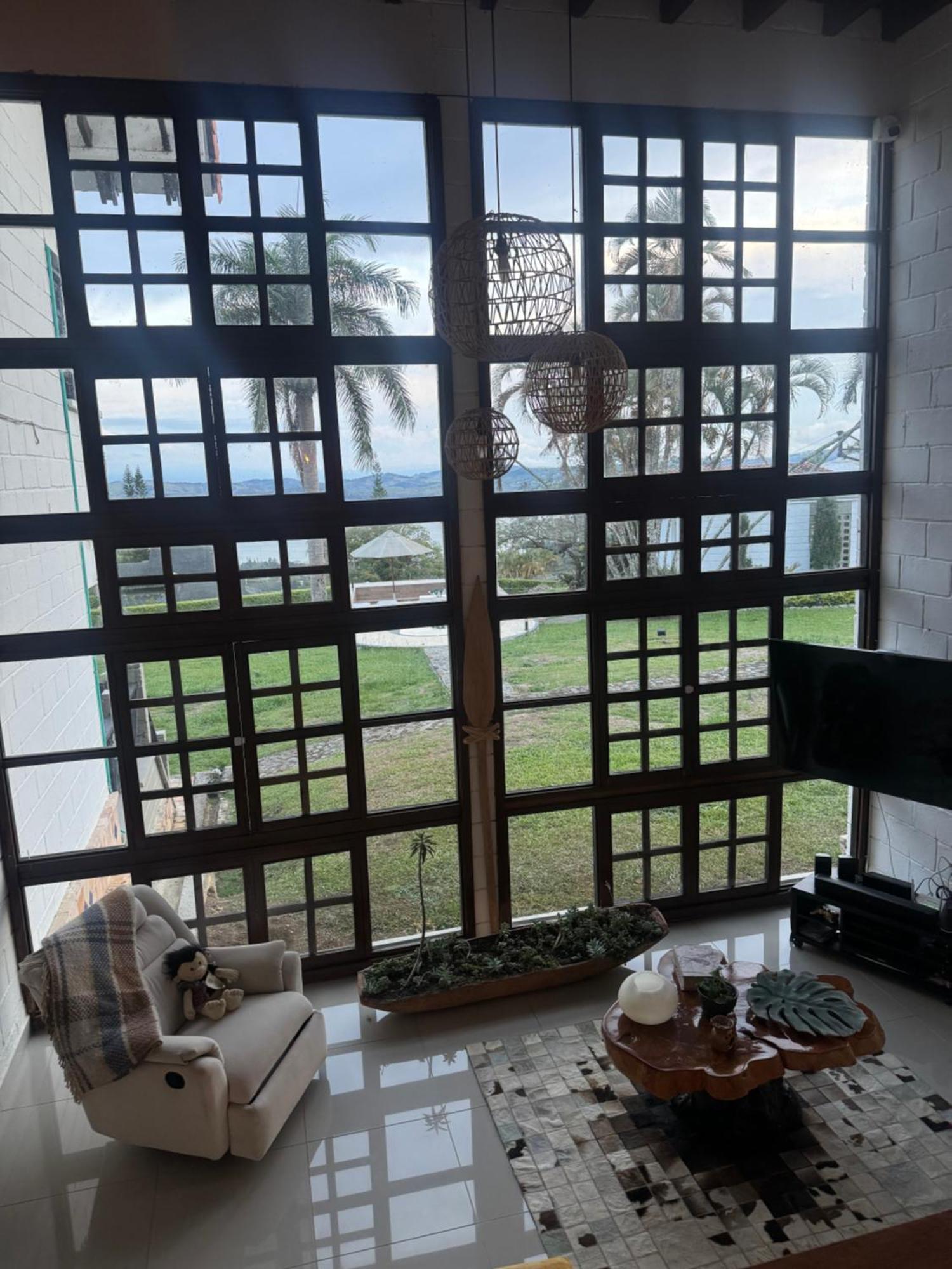 Hotel Maca Lago Calima Esterno foto