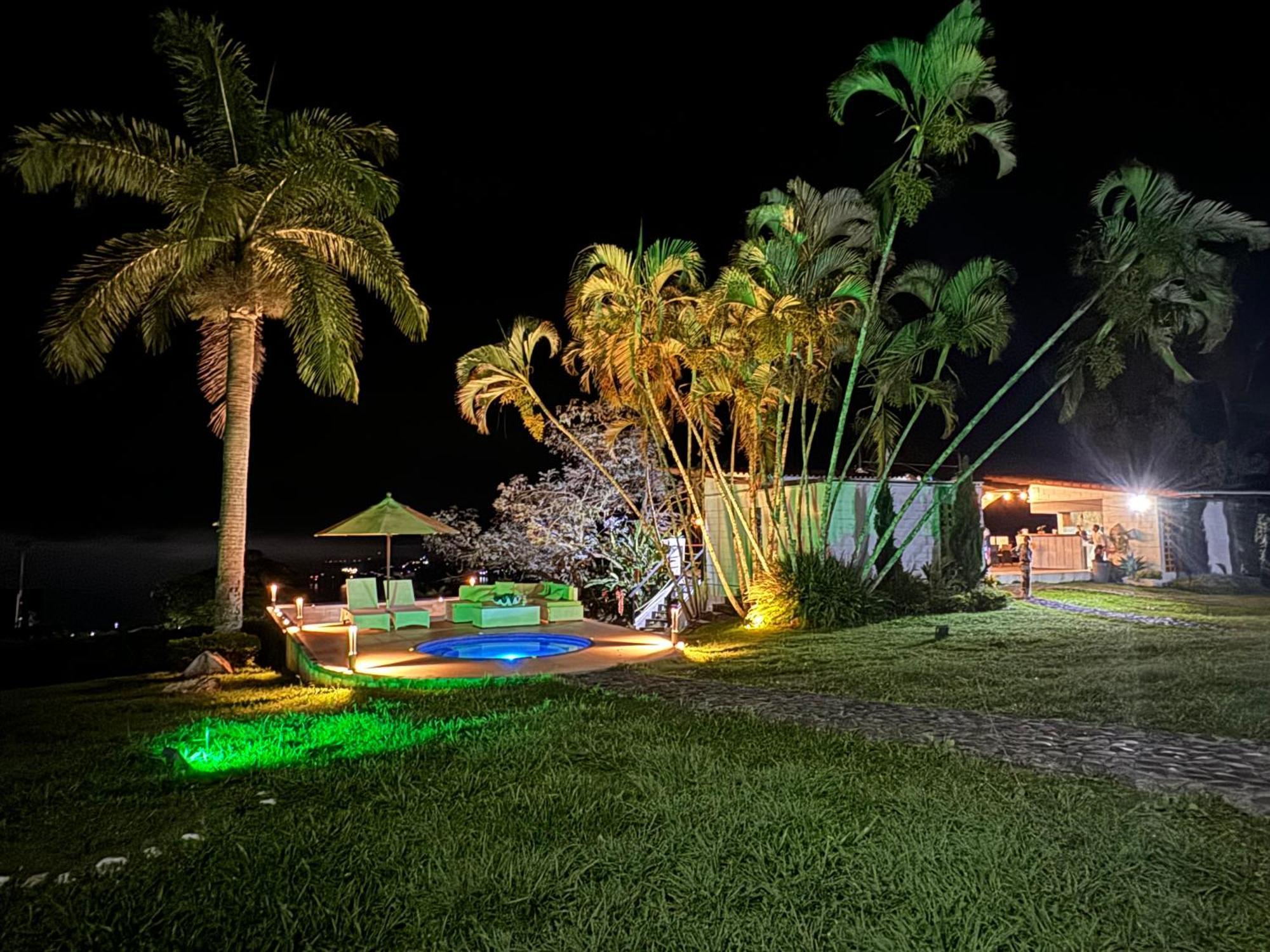 Hotel Maca Lago Calima Esterno foto