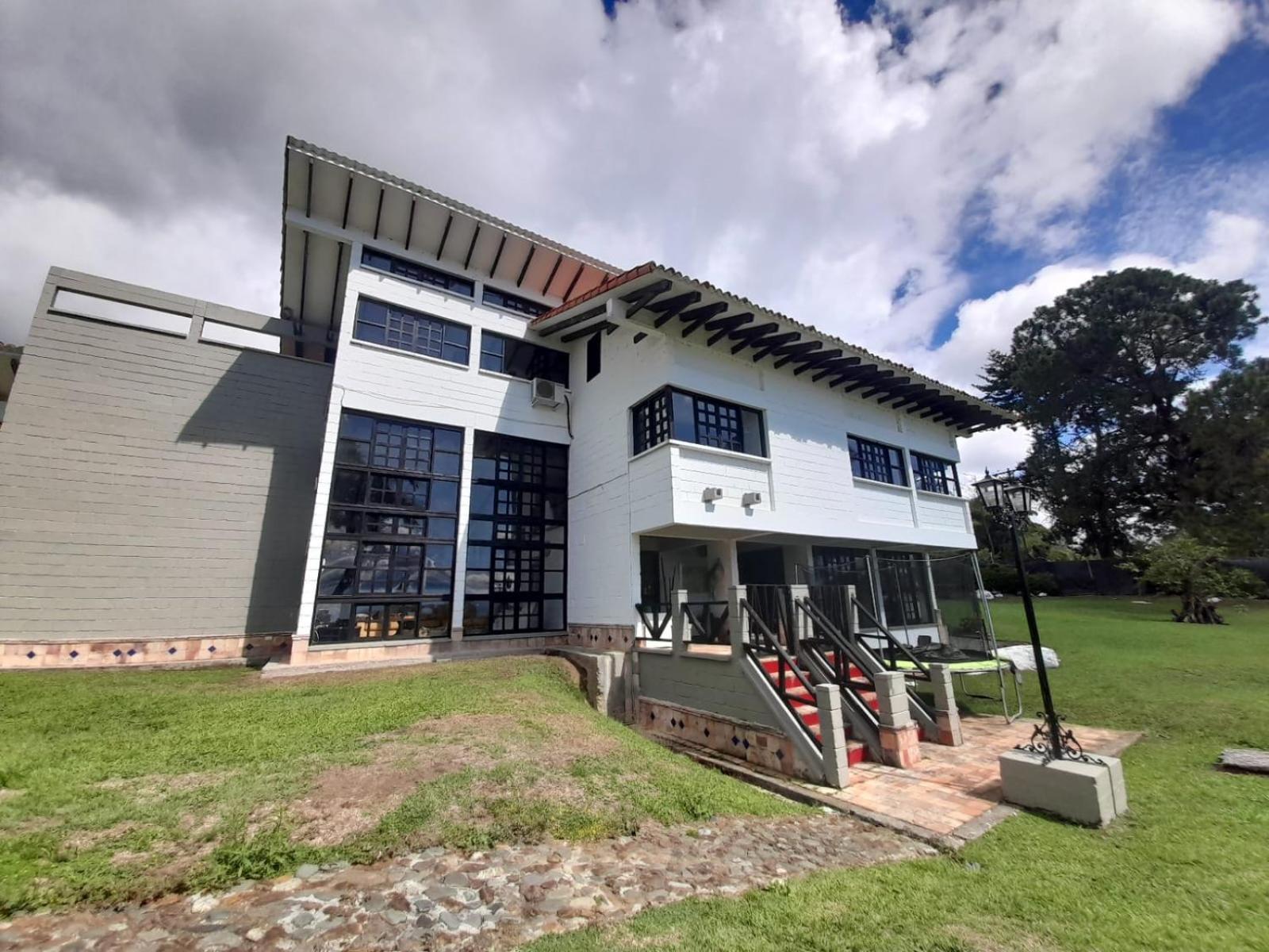 Hotel Maca Lago Calima Esterno foto