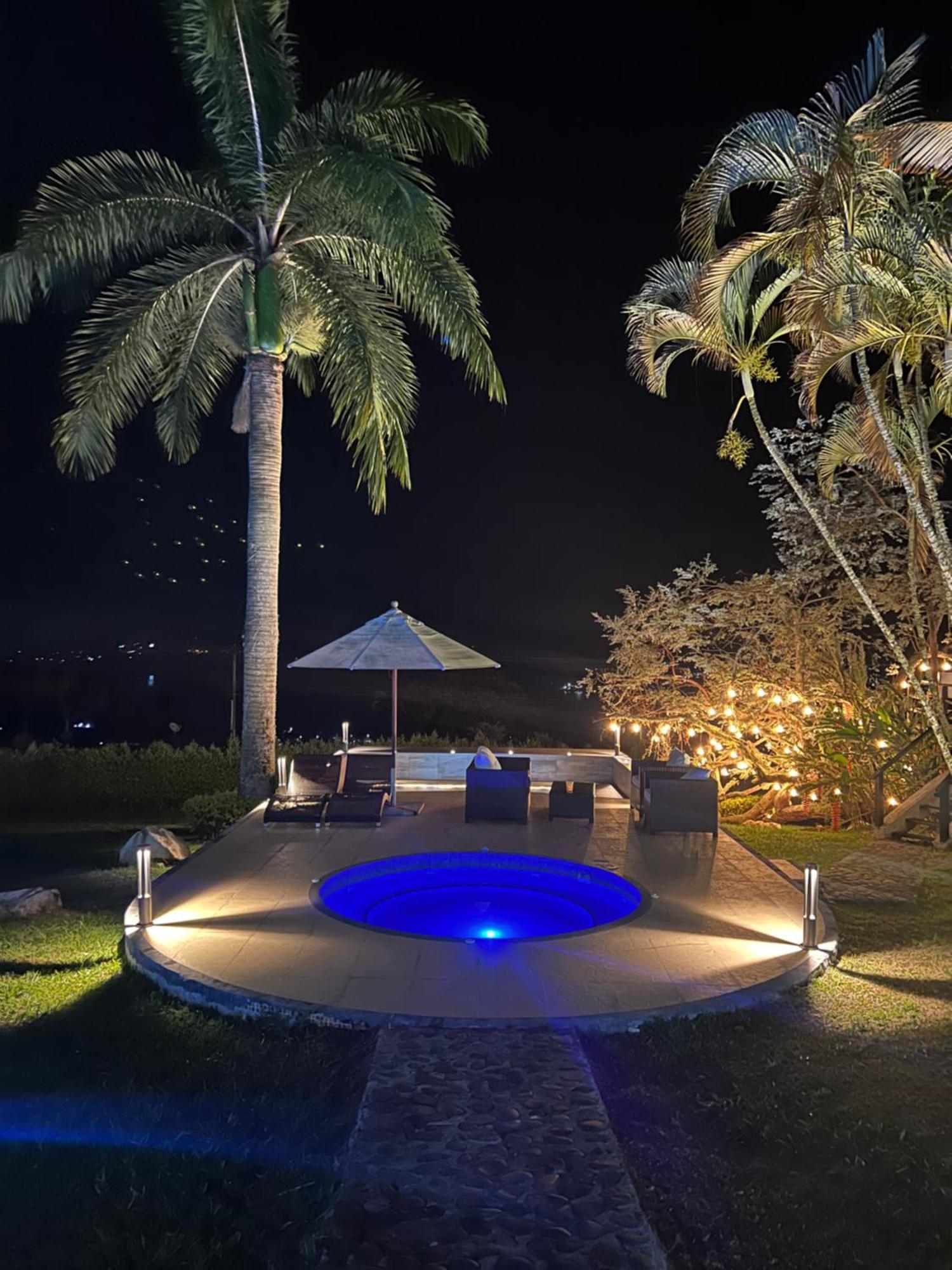 Hotel Maca Lago Calima Esterno foto
